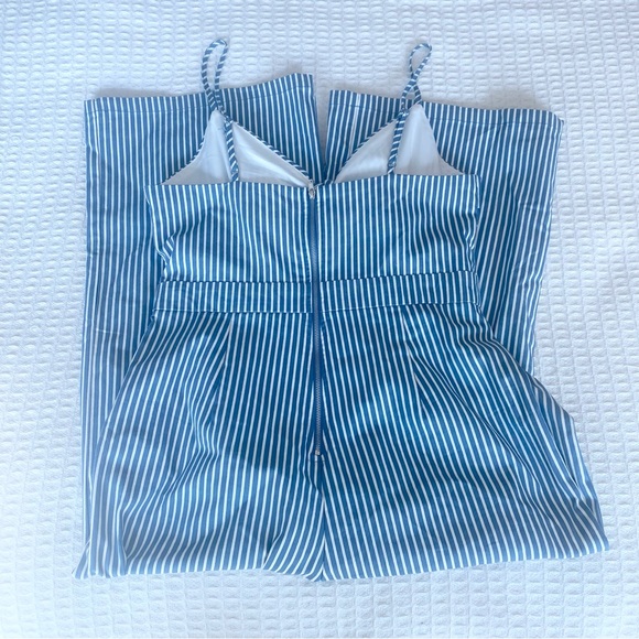 Main Strip blue and white striped cropped jumpsuit size Large - Picture 4 of 7